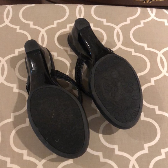 Kenneth Cole Reaction Black Beaded Wedge Sandal Size 7 - Picture 4 of 6